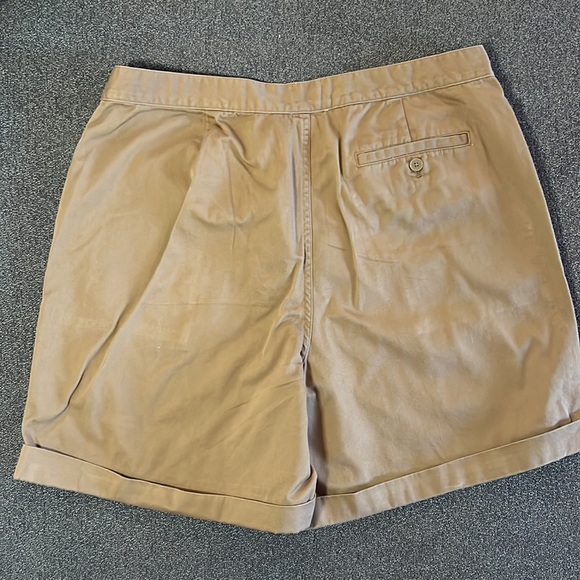 Chaps womens cuffed shorts. - Picture 6 of 8